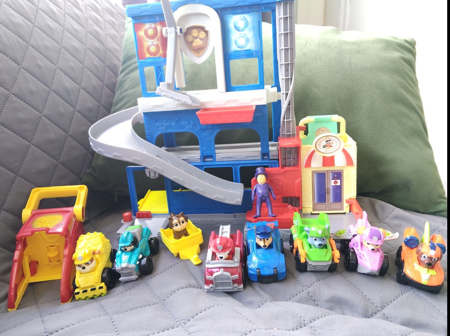 Paw patrol tower and racer launcher